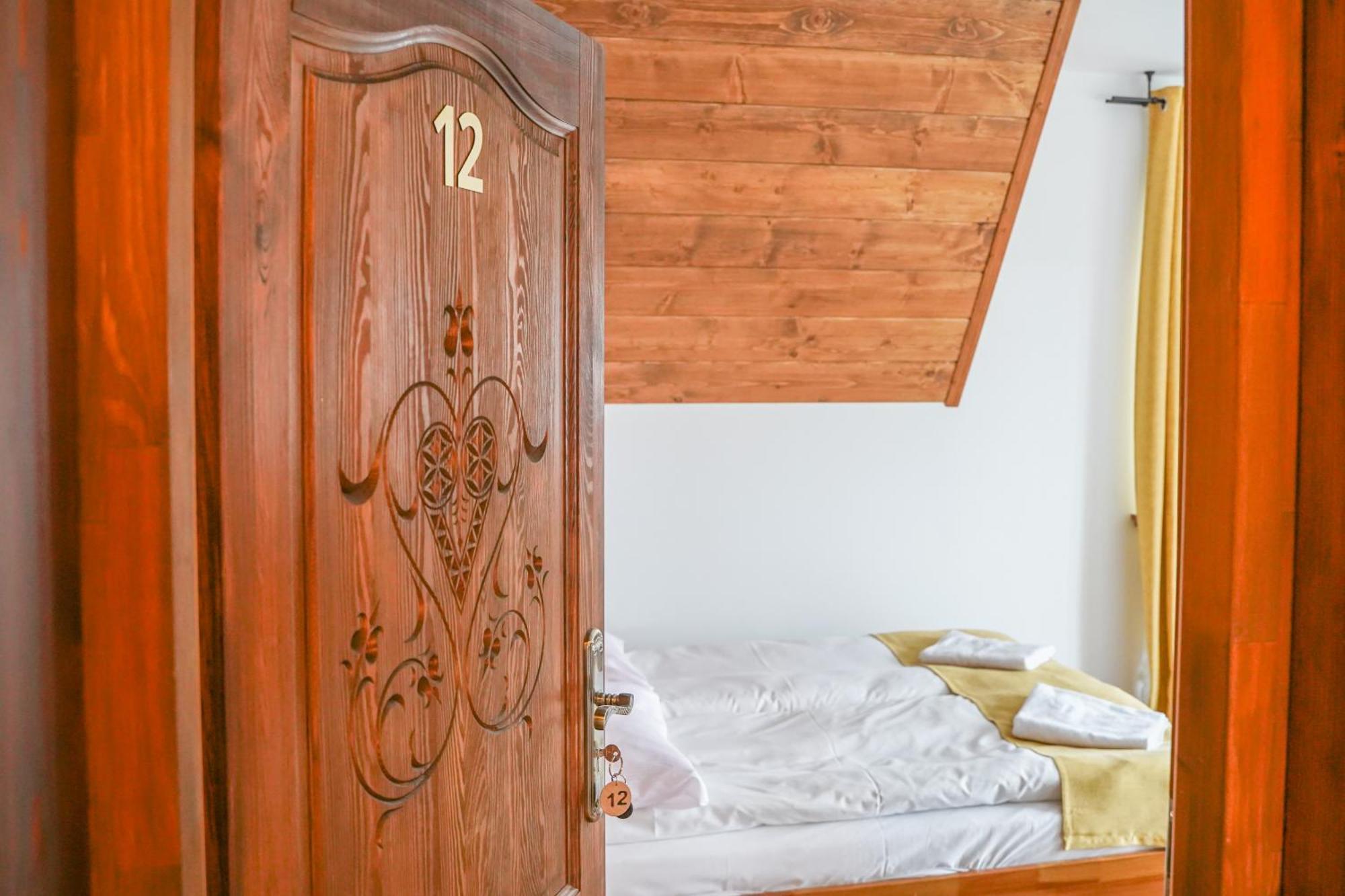 Goralsko Manufaktura Hotel บุโควินา ทัตซานสกา ภายนอก รูปภาพ